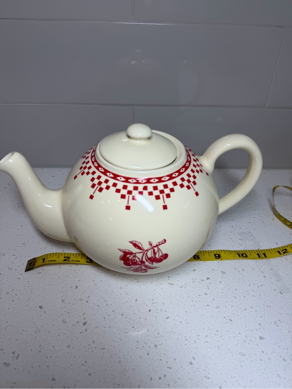 LE COMPTOIR DE FAMILLE PARIS Red Cherries LARGE teapot VINTAGE EXCELLENT cond